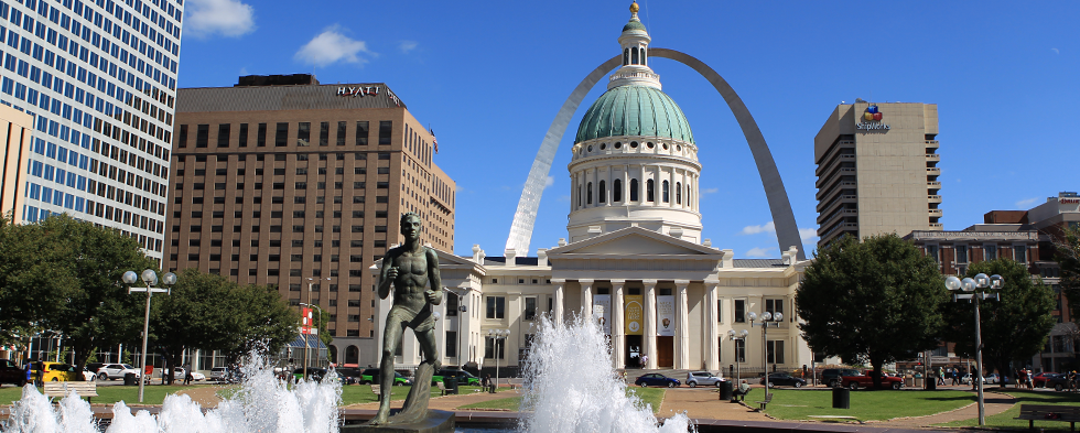 Caso cl&iacute;nico EE. UU. restauraci&oacute;n de dientes anteriores de Amos Harting. St. Louis (EE. UU.)